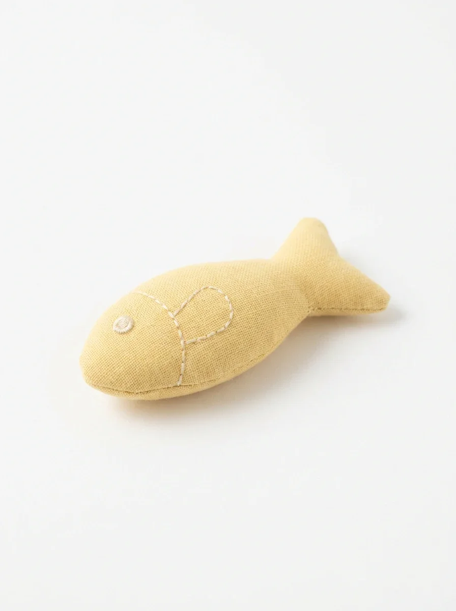 Shizen Catnip Fish cat toy